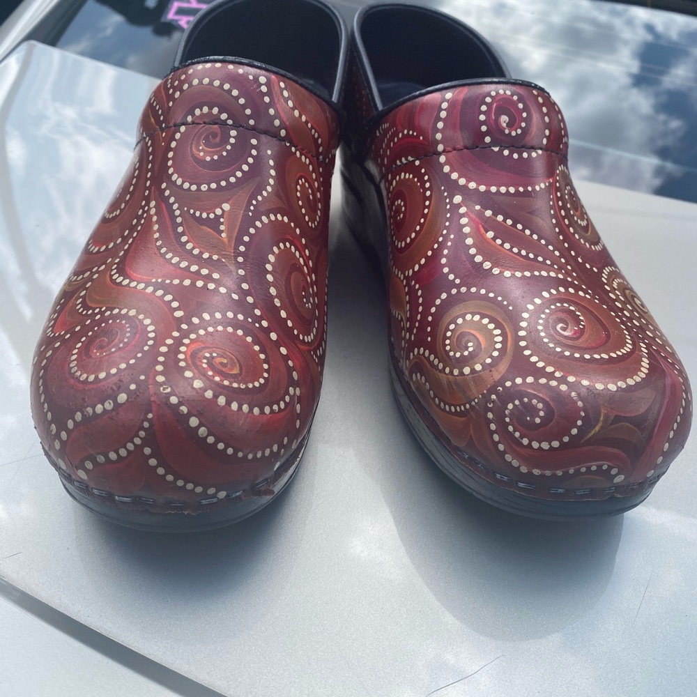 Nurse clogs